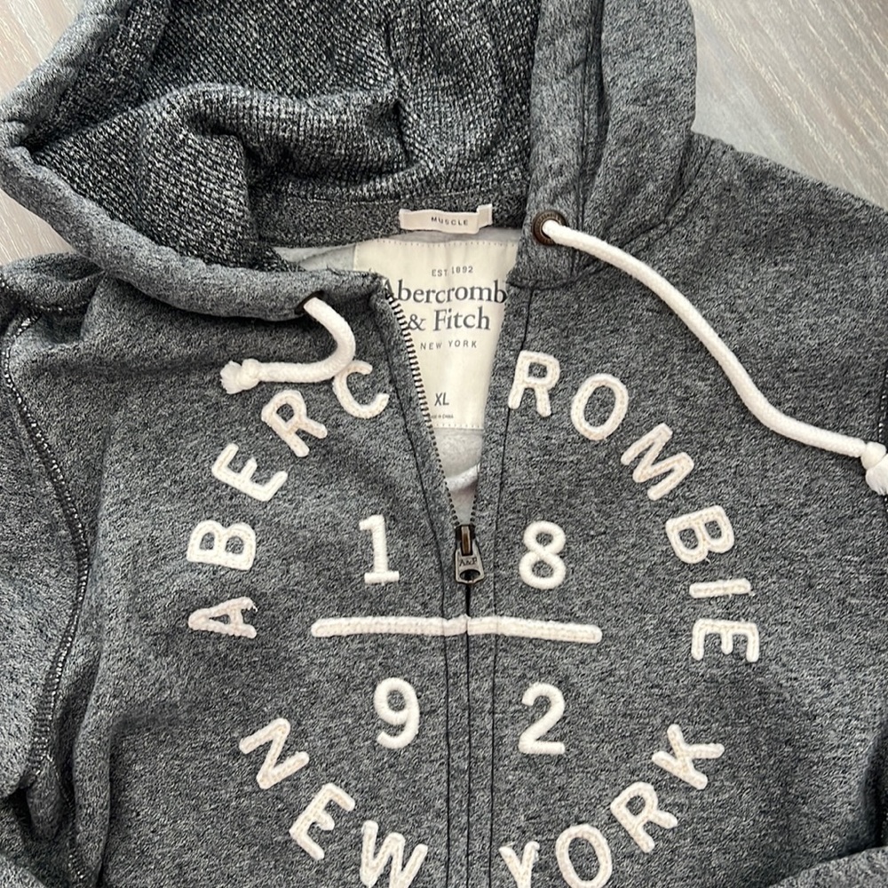 Abercrombie Mens Zip Hoodie. Size XL